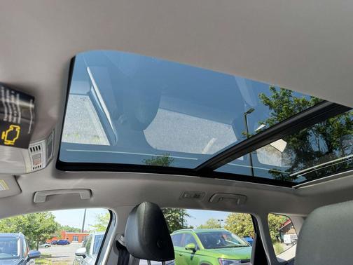 Monument Gray w/Deep Black Roof 2026 Volkswagen Taos SE Black