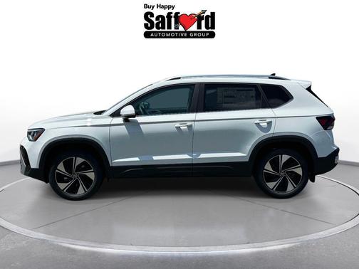 Pure White 2026 Volkswagen Taos SE
