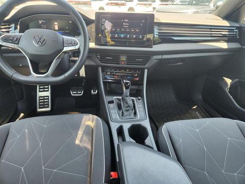 Platinum Gray Metallic 2025 Volkswagen Jetta 1.5T Sport