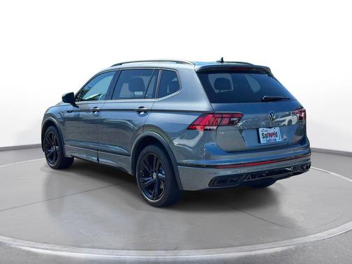 Platinum Gray Metallic 2023 Volkswagen Tiguan 2.0T SE R-Line Black
