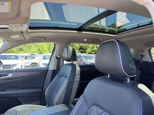 Pure Gray 2026 Volkswagen Atlas 2.0T SEL Premium R-Line 4MOTION