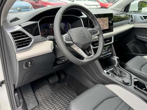 2025 Volkswagen Taos 1.5T SEL