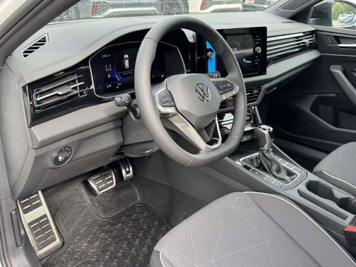 White 2027 Volkswagen Jetta 1.5T Sport