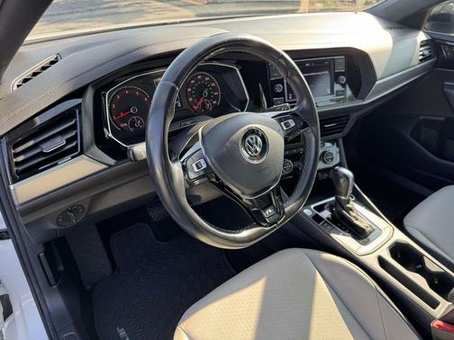 Pure White 2019 Volkswagen Jetta 1.4T R-Line