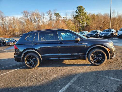 2023 Volkswagen Tiguan 2.0T SE R-Line Black