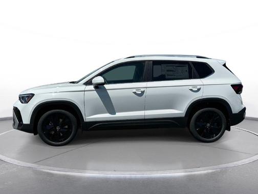 Pure White 2026 Volkswagen Taos 1.5T SE