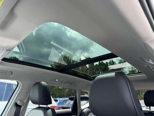 2025 Volkswagen Taos 1.5T SEL