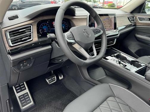 2025 Volkswagen Atlas 2.0T SEL Premium R-Line 4MOTION