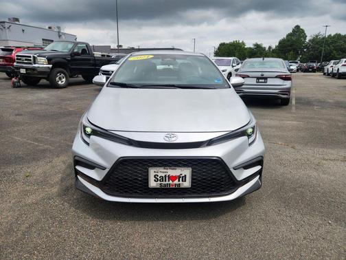Classic Silver Metallic 2024 Toyota Corolla SE