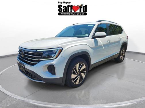Pure White 2024 Volkswagen Atlas 2.0T SE w/Technology 4MOTION