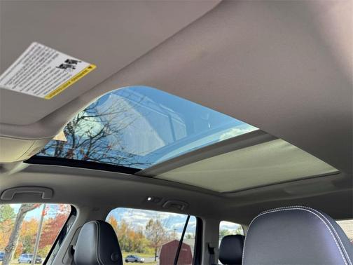 2023 Volkswagen Atlas 3.6L SEL Premium