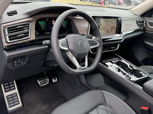 2026 Volkswagen Atlas 2.0T SEL Premium R-Line 4MOTION