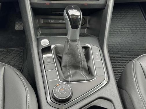 2024 Volkswagen Tiguan 2.0T SE 4MOTION