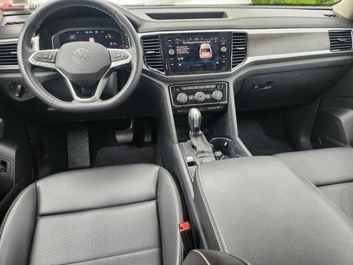 Platinum Gray Metallic 2023 Volkswagen Atlas 3.6L SE w/Technology