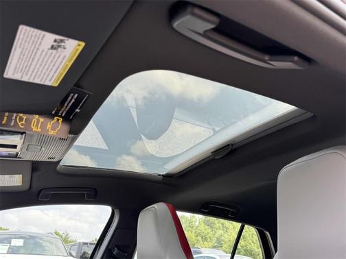 2025 Volkswagen Golf GTI 2.0T SE DSG