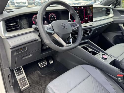 2025 Volkswagen Tiguan 2.0T SE R-Line Black 4MOTION