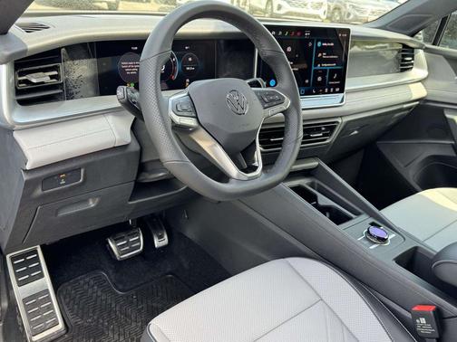 2026 Volkswagen Tiguan 2.0T SE R-Line Black 4MOTION