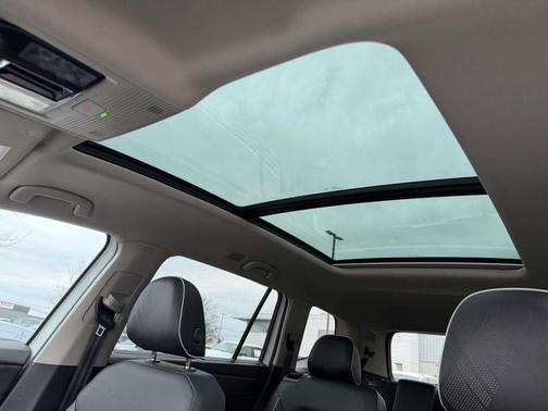 2025 Volkswagen Atlas 2.0T SEL Premium R-Line 4MOTION