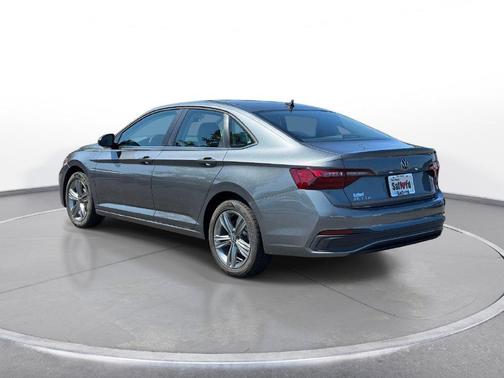 Platinum Gray Metallic 2024 Volkswagen Jetta 1.5T SE