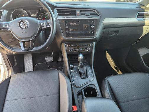 White Silver 2018 Volkswagen Tiguan 2.0T SE