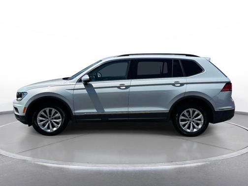 White Silver 2018 Volkswagen Tiguan 2.0T SE