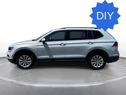 White Silver 2018 Volkswagen Tiguan 2.0T SE