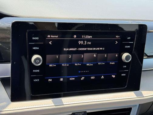 Platinum 2026 Volkswagen Taos SE