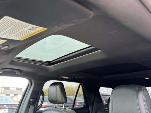 Shadow Black 2018 Ford Explorer XLT