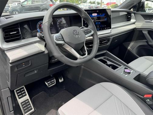 2025 Volkswagen Tiguan 2.0T SE R-Line Black 4MOTION