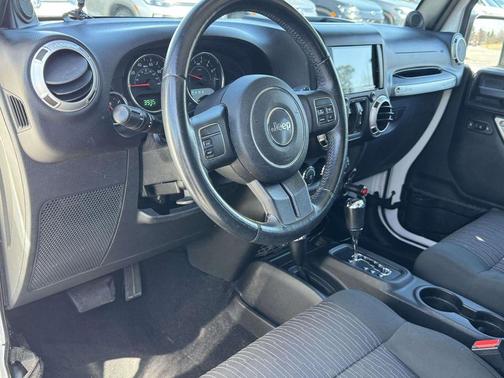 2012 Jeep Wrangler Unlimited Sahara