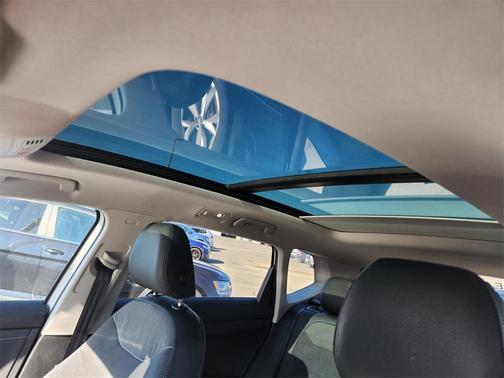 2025 Volkswagen Taos 1.5T SE Black