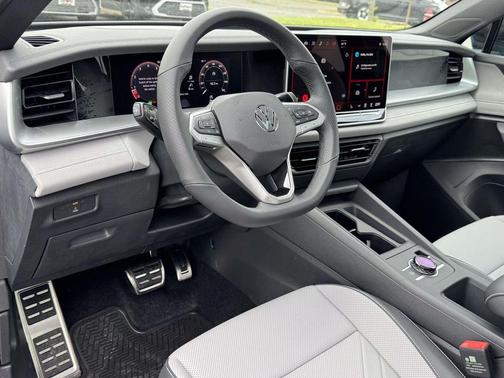 Blue 2026 Volkswagen Tiguan 2.0T SE R-Line Black 4MOTION