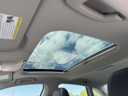 Opal White Pearl 2025 Volkswagen Jetta 1.5T SEL