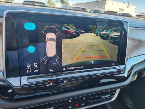 Deep Black Pearl 2024 Volkswagen Atlas 2.0T SE w/Technology 4MOTION