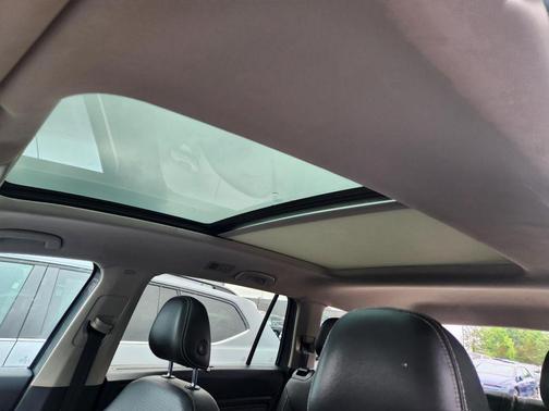Platinum Gray Metallic 2021 Volkswagen Atlas 3.6L SE w/Technology