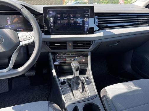 Pure White 2025 Volkswagen Jetta 1.5T SE