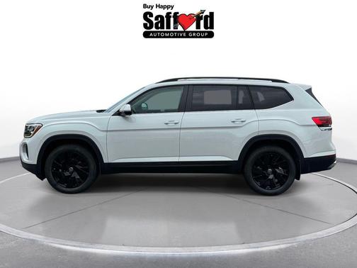 White Pearl 2026 Volkswagen Atlas 2.0T SE w/Technology 4MOTION
