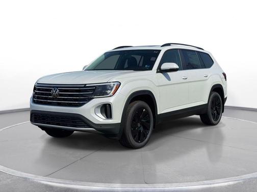 Opal White Pearl 2026 Volkswagen Atlas 2.0T SE W/TECHNOLOGY