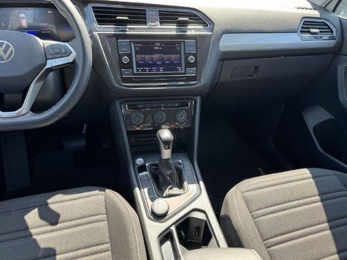 Pure White 2024 Volkswagen Tiguan 2.0T S