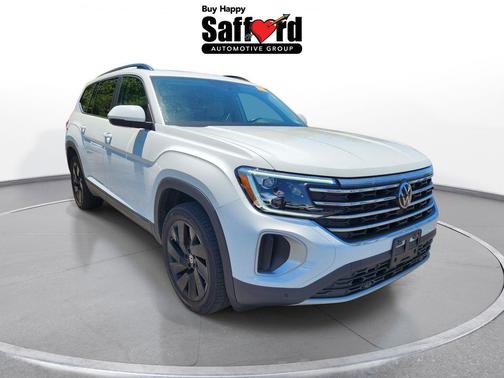 Pure White 2024 Volkswagen Atlas 2.0T SE w/Technology 4MOTION
