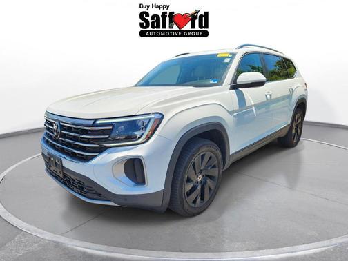 Pure White 2024 Volkswagen Atlas 2.0T SE w/Technology 4MOTION