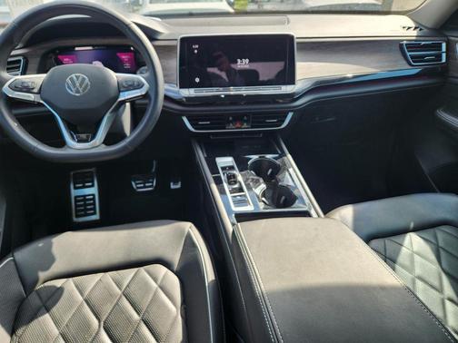 2025 Volkswagen Atlas 2.0T SEL Premium R-Line 4MOTION