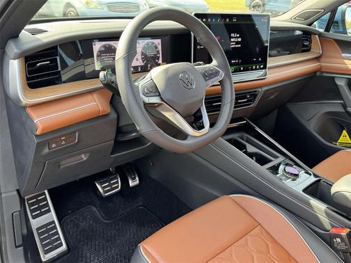 2026 Volkswagen Tiguan 2.0T SEL R-Line 4MOTION