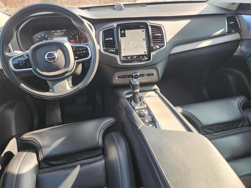2022 Volvo XC90 T6 Inscription