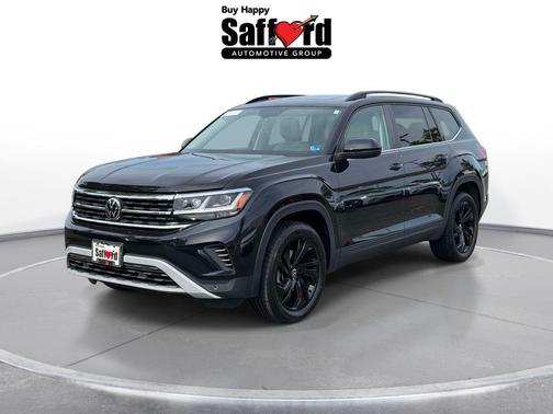 Deep Black 2023 Volkswagen Atlas 3.6L SE w/Technology