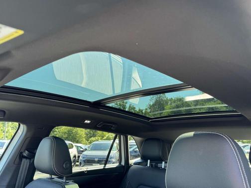 2026 Volkswagen Atlas Cross Sport 2.0T SE w/Technology 4MOTION