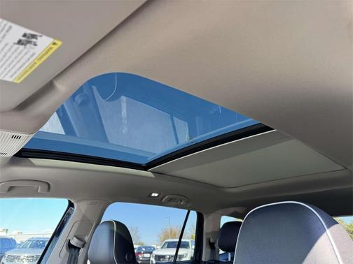 2025 Volkswagen Atlas 2.0T SEL Premium R-Line 4MOTION