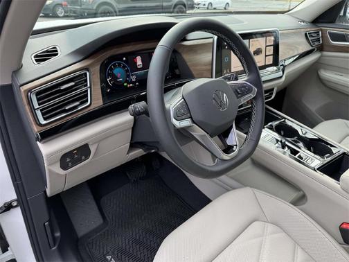 2026 Volkswagen Atlas 2.0T SE w/Technology 4MOTION