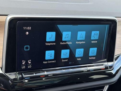 Deep Black Pearl 2026 Volkswagen Atlas 2.0T SE w/Technology 4MOTION