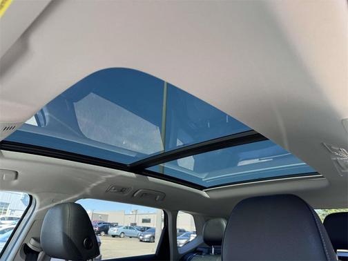 2025 Volkswagen Taos 1.5T SE Black